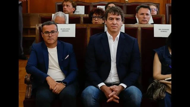 El chirimoyo condenado y Sánchez de negocios